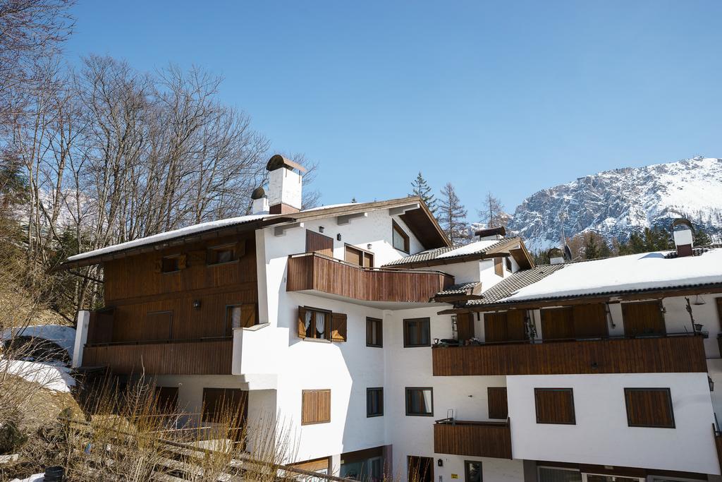 Villa Franchetti - Stayincortina Cortina dʼAmpezzo Exteriör bild