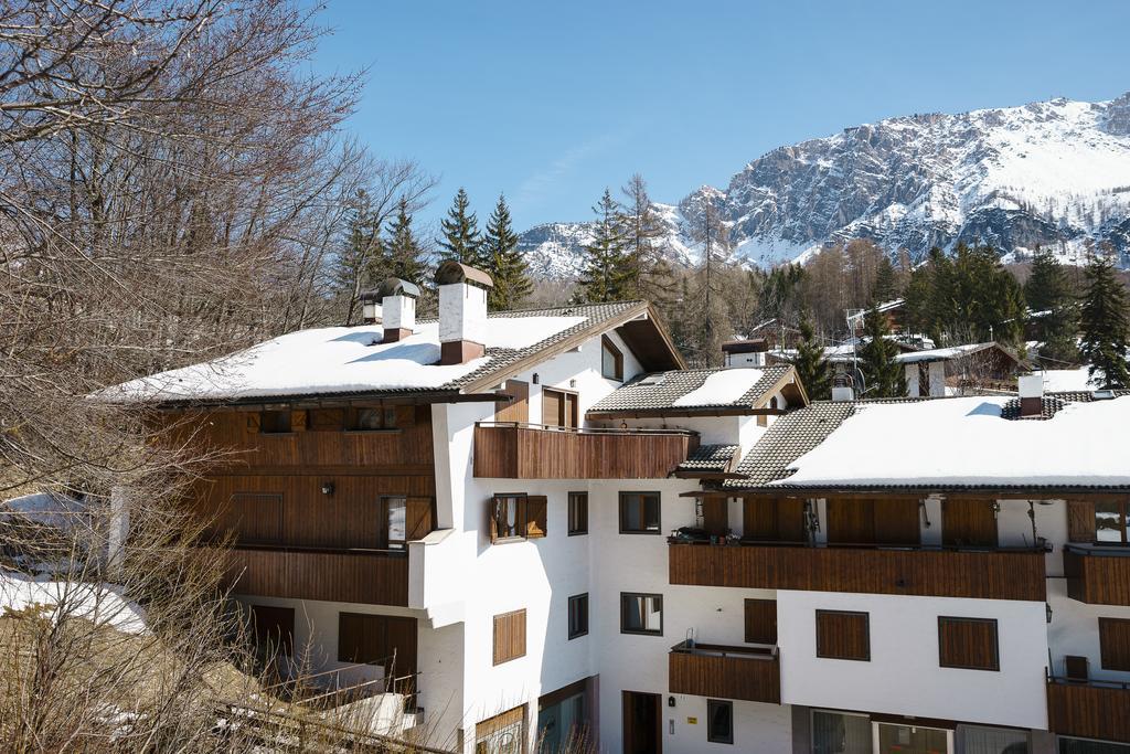 Villa Franchetti - Stayincortina Cortina dʼAmpezzo Exteriör bild